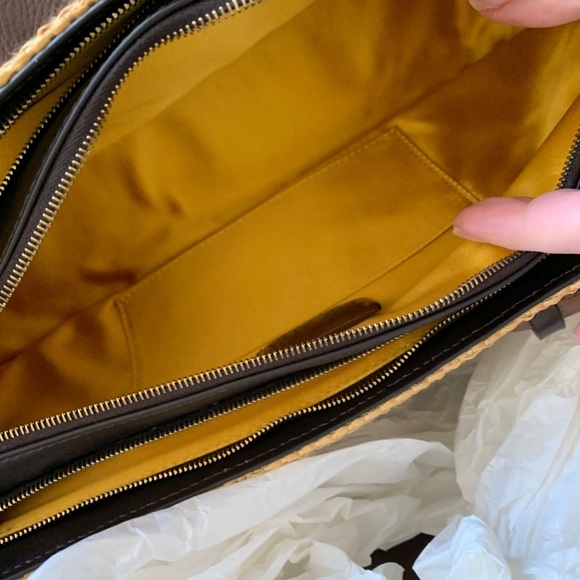 👏host pick 👏 Rare Escada “Exotics” handbag - Picture 11 of 12